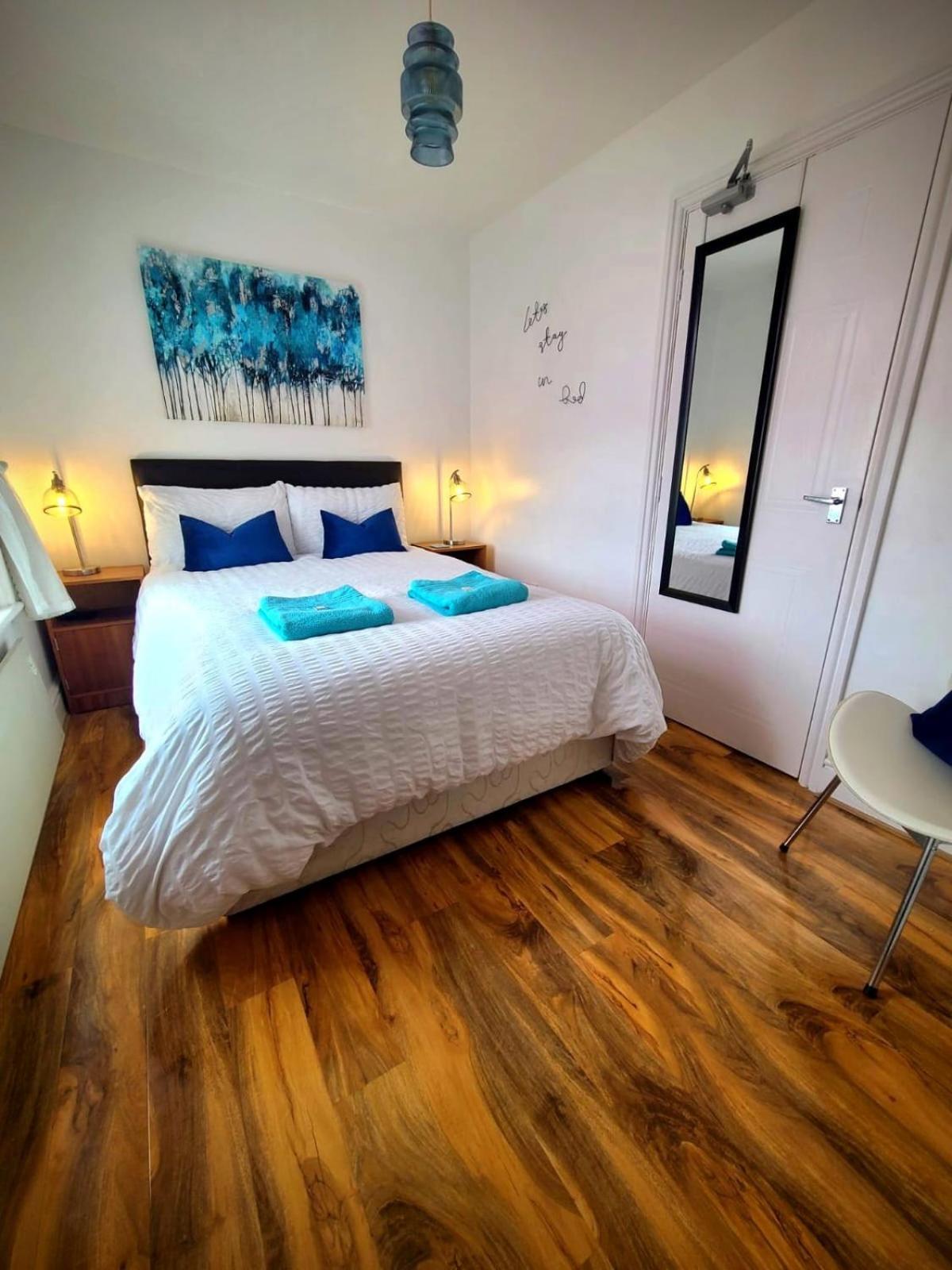 Vale View Apartment, Prestatyn, North Wales - A Stylish, Dog-Friendly Holiday Let Just A 5 Min Walk To Beach & Town! Bagian luar foto